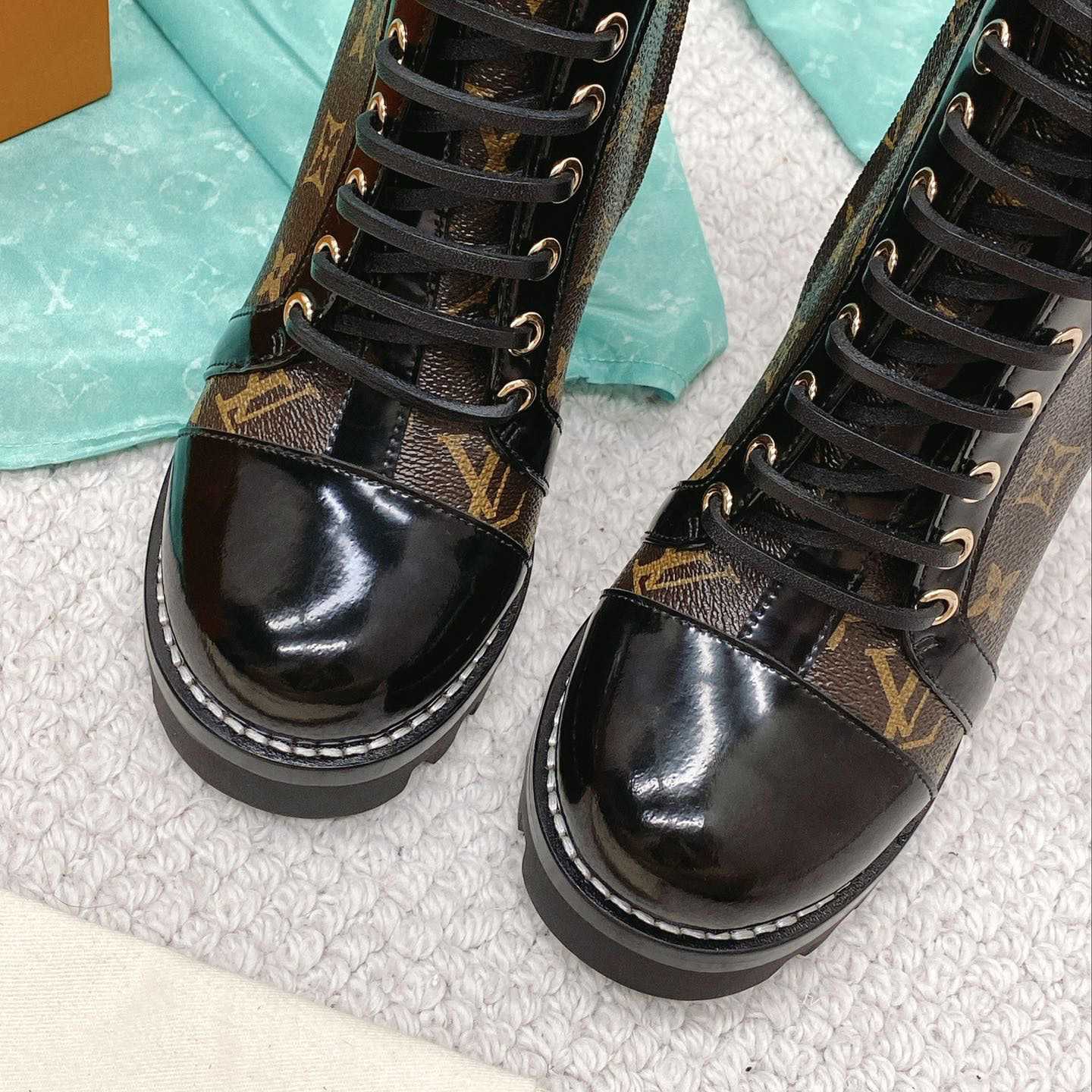 Louis Vuitton Star Trail Ankle Boot   1 A2Y7X - FashionPlug
