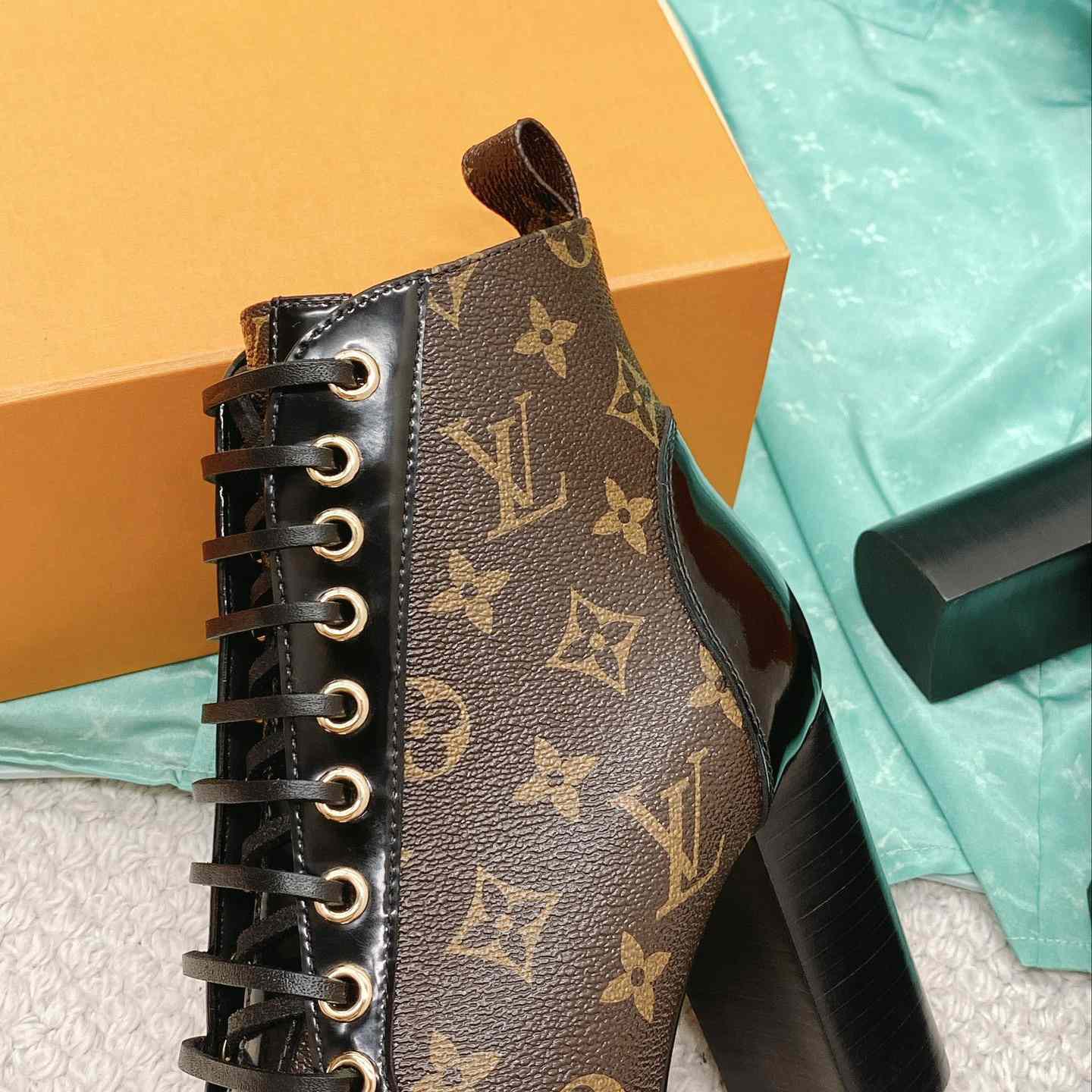 Louis Vuitton Star Trail Ankle Boot   1 A2Y7X - FashionPlug