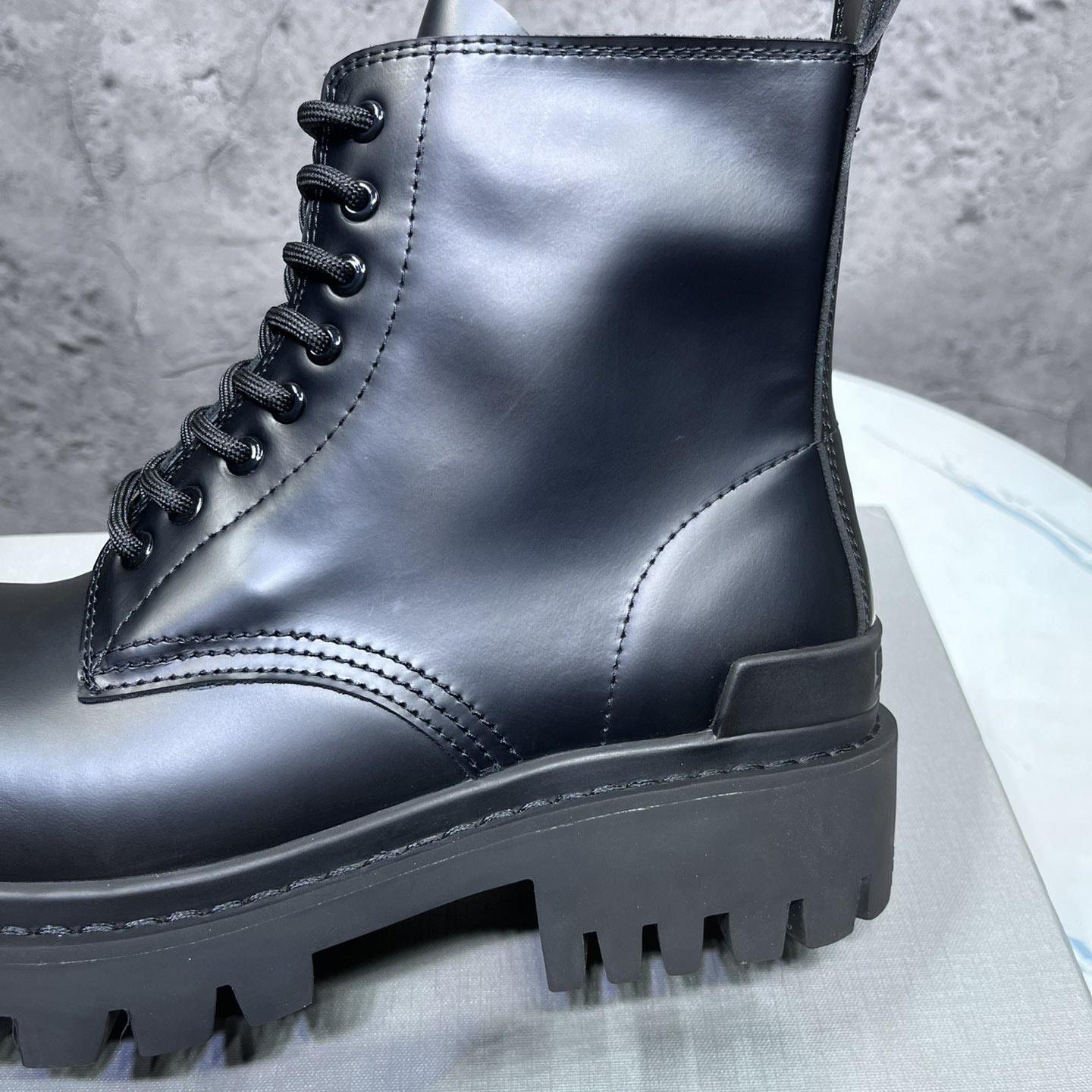 Balenciaga Men's Strike Boot - FashionPlug