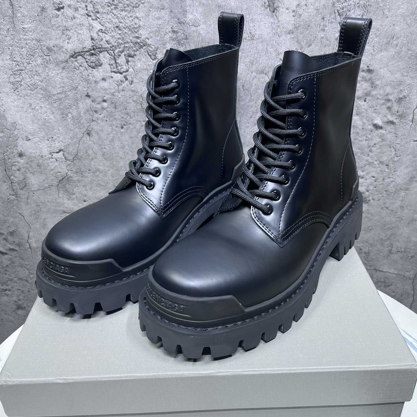 Balenciaga Men's Strike Boot - FashionPlug