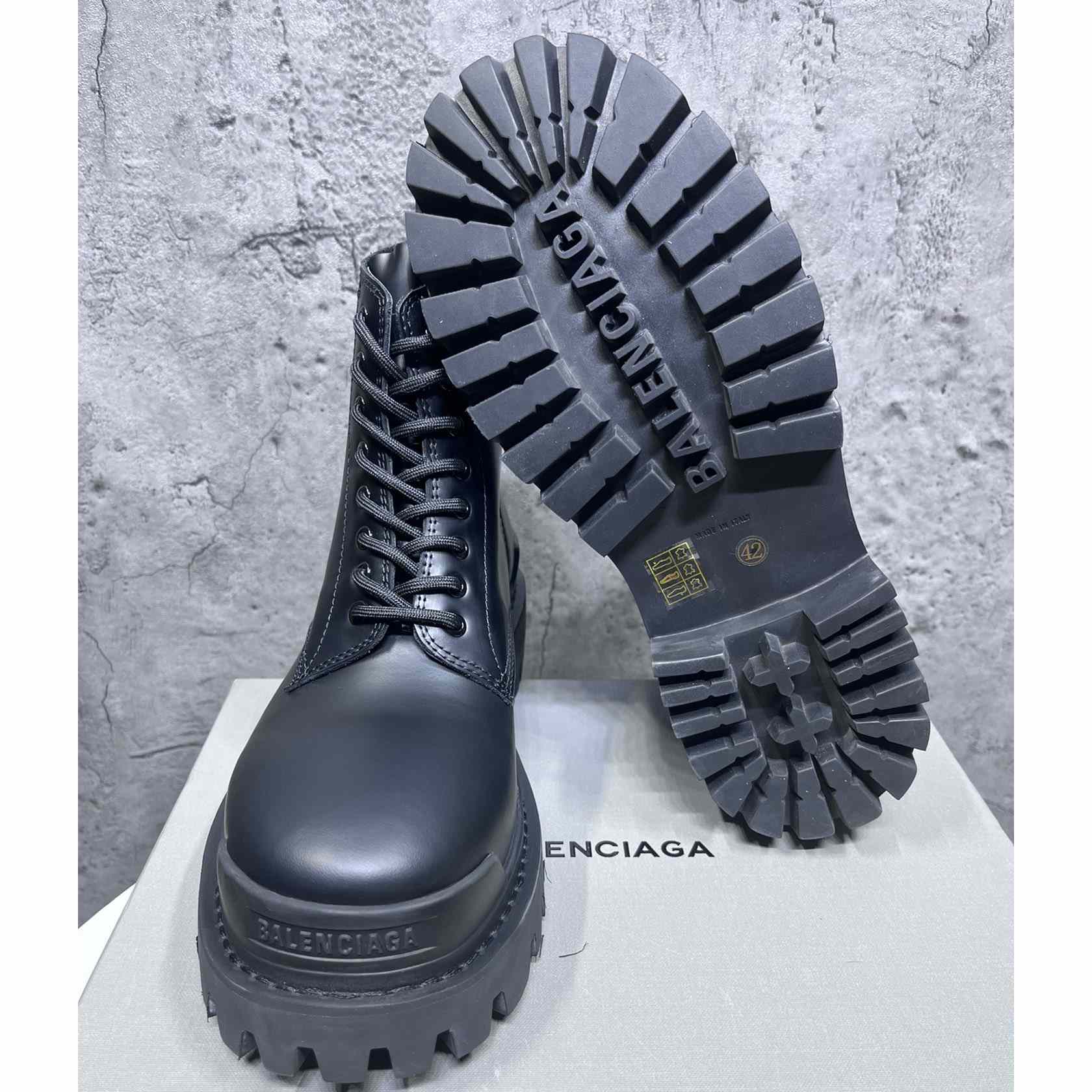 Balenciaga Men's Strike Boot - FashionPlug