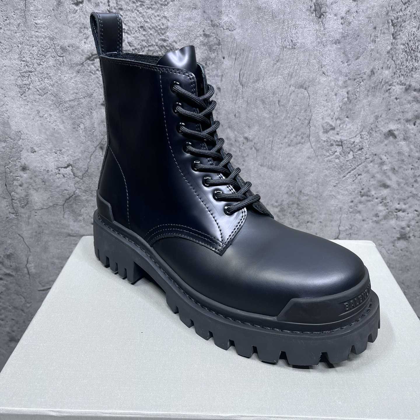 Balenciaga Men's Strike Boot - FashionPlug