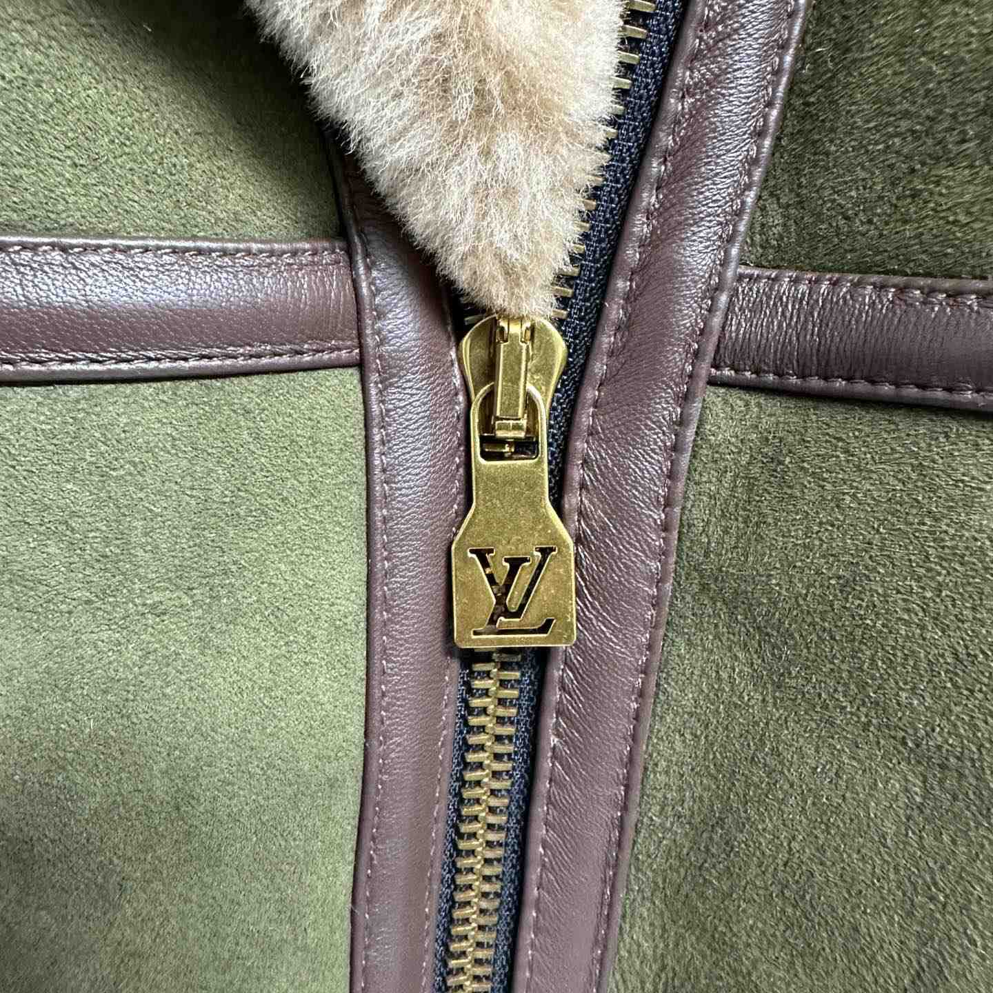 Louis Vuitton Shearling Bombardier   1AFIMP - FashionPlug