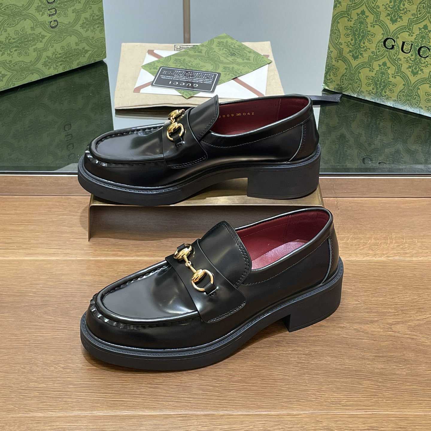 Gucci Women's Loafer With Horsebit - FashionPlug
