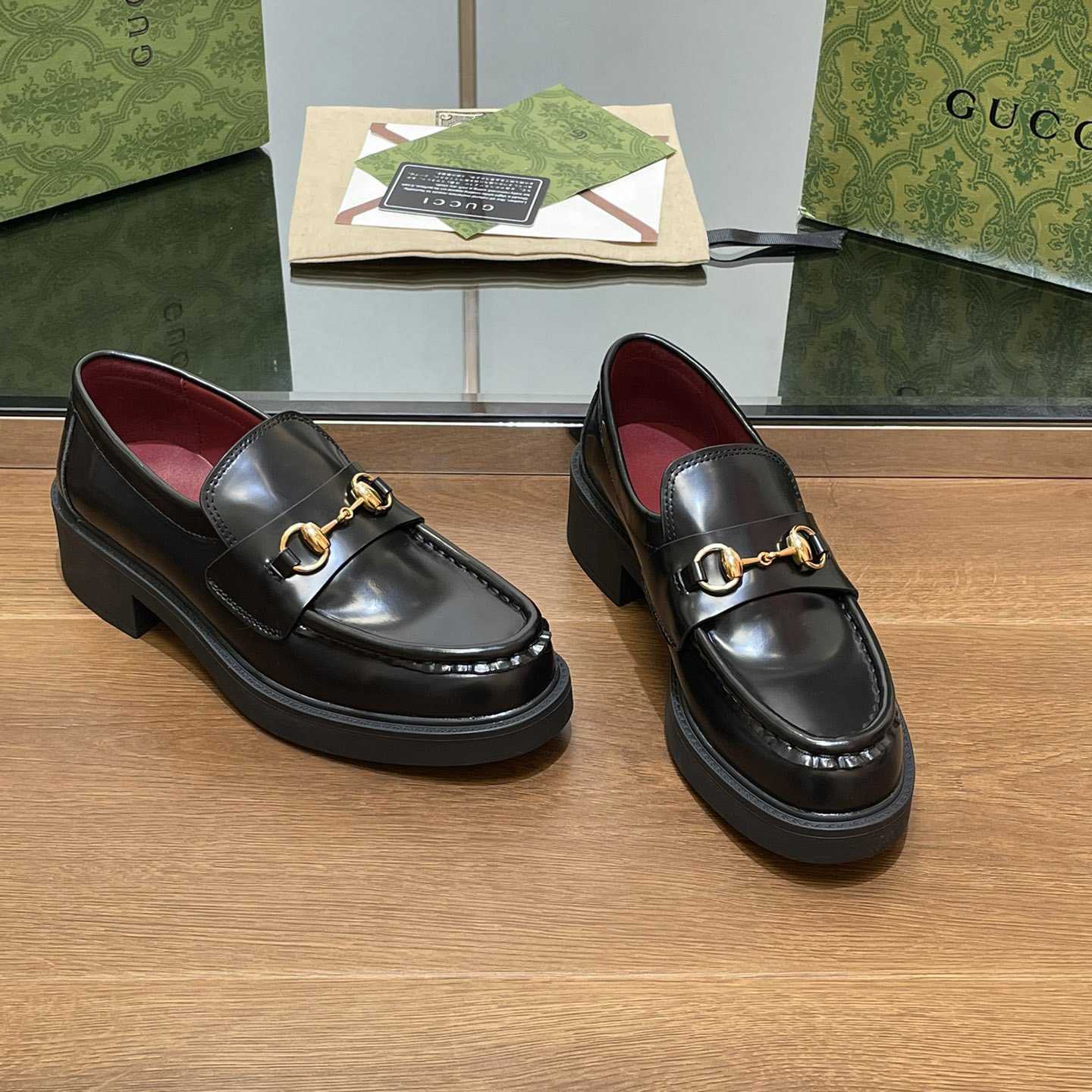 Gucci Women's Loafer With Horsebit - FashionPlug