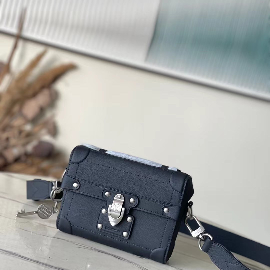 Louis Vuitton Soul Trunk  M11516 - FashionPlug