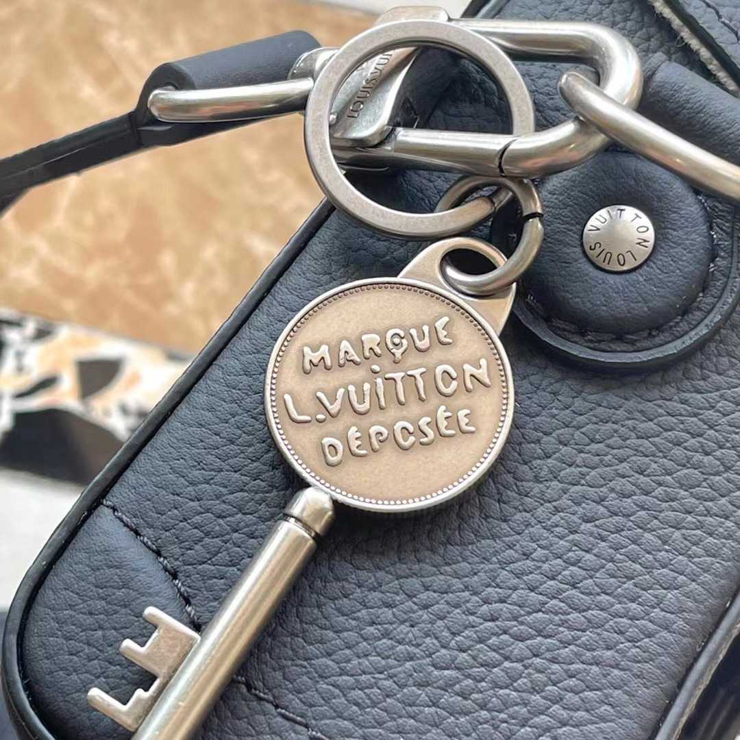Louis Vuitton Soul Trunk  M11516 - FashionPlug