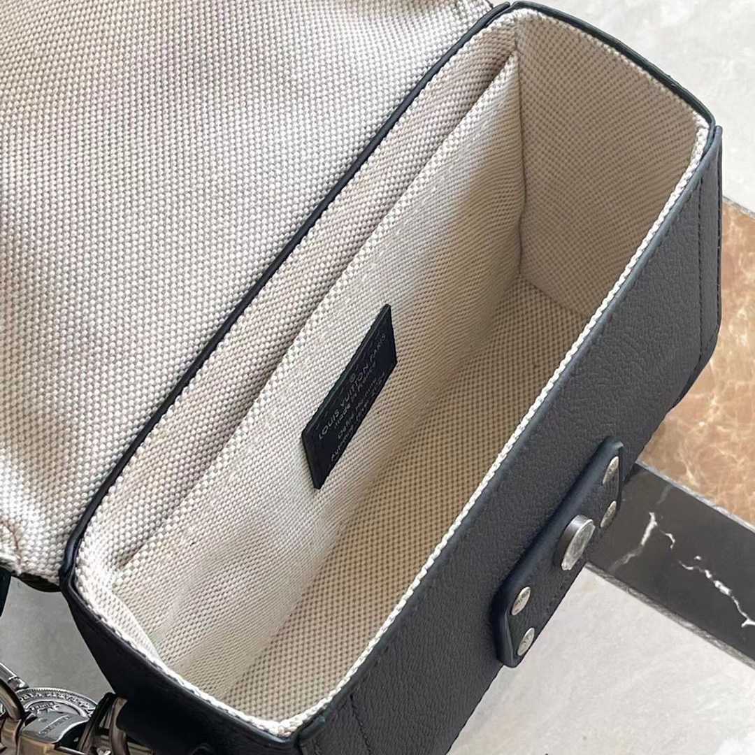 Louis Vuitton Soul Trunk  M11516 - FashionPlug