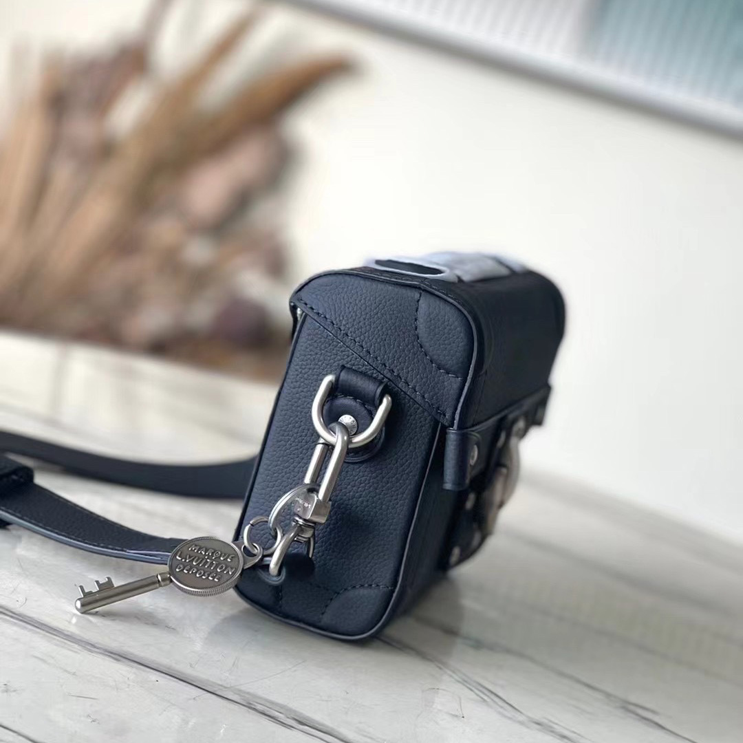 Louis Vuitton Soul Trunk  M11516 - FashionPlug