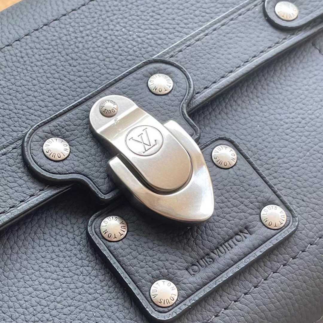 Louis Vuitton Soul Trunk  M11516 - FashionPlug
