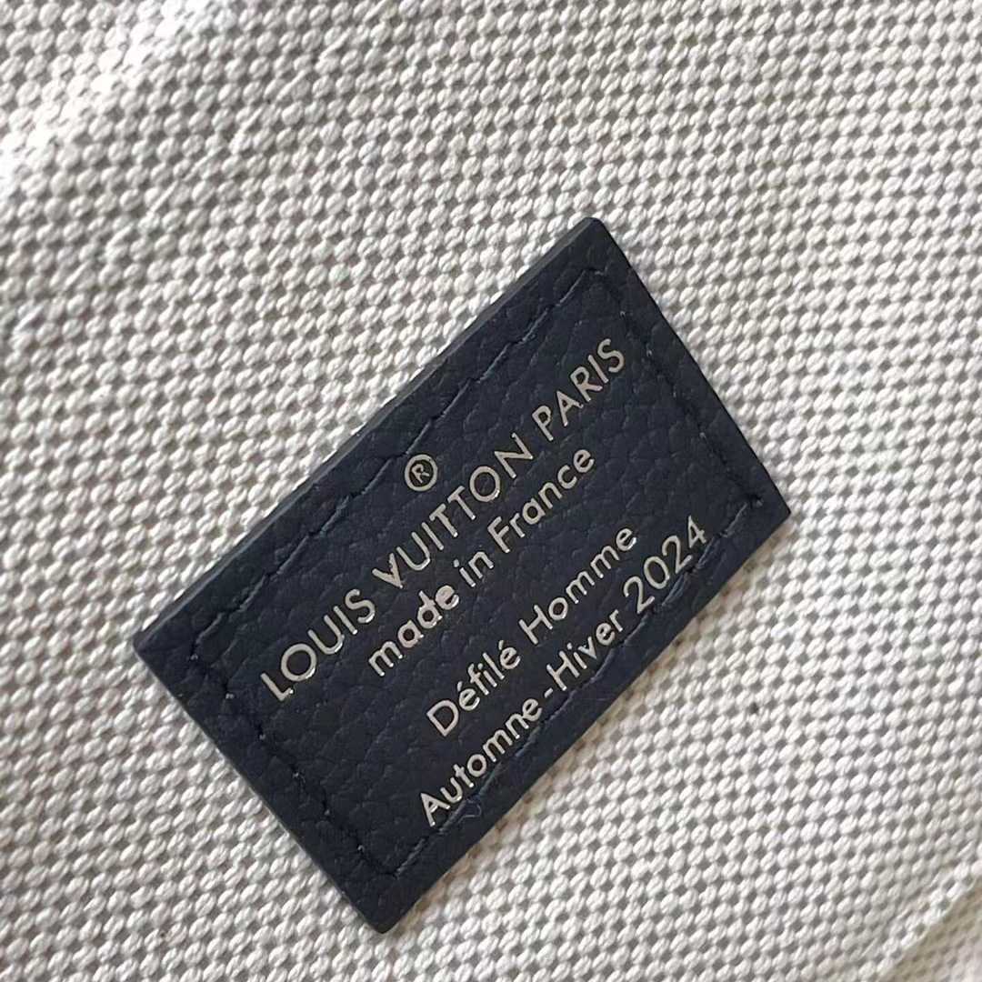 Louis Vuitton Soul Trunk  M11516 - FashionPlug