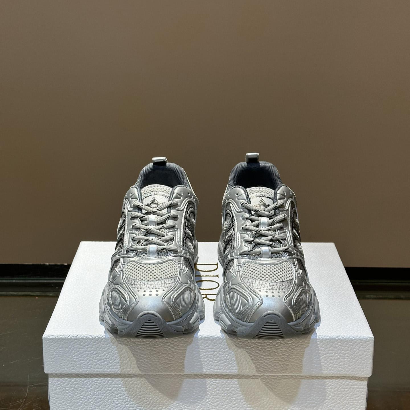 Dior Chrono Sneaker       - FashionPlug