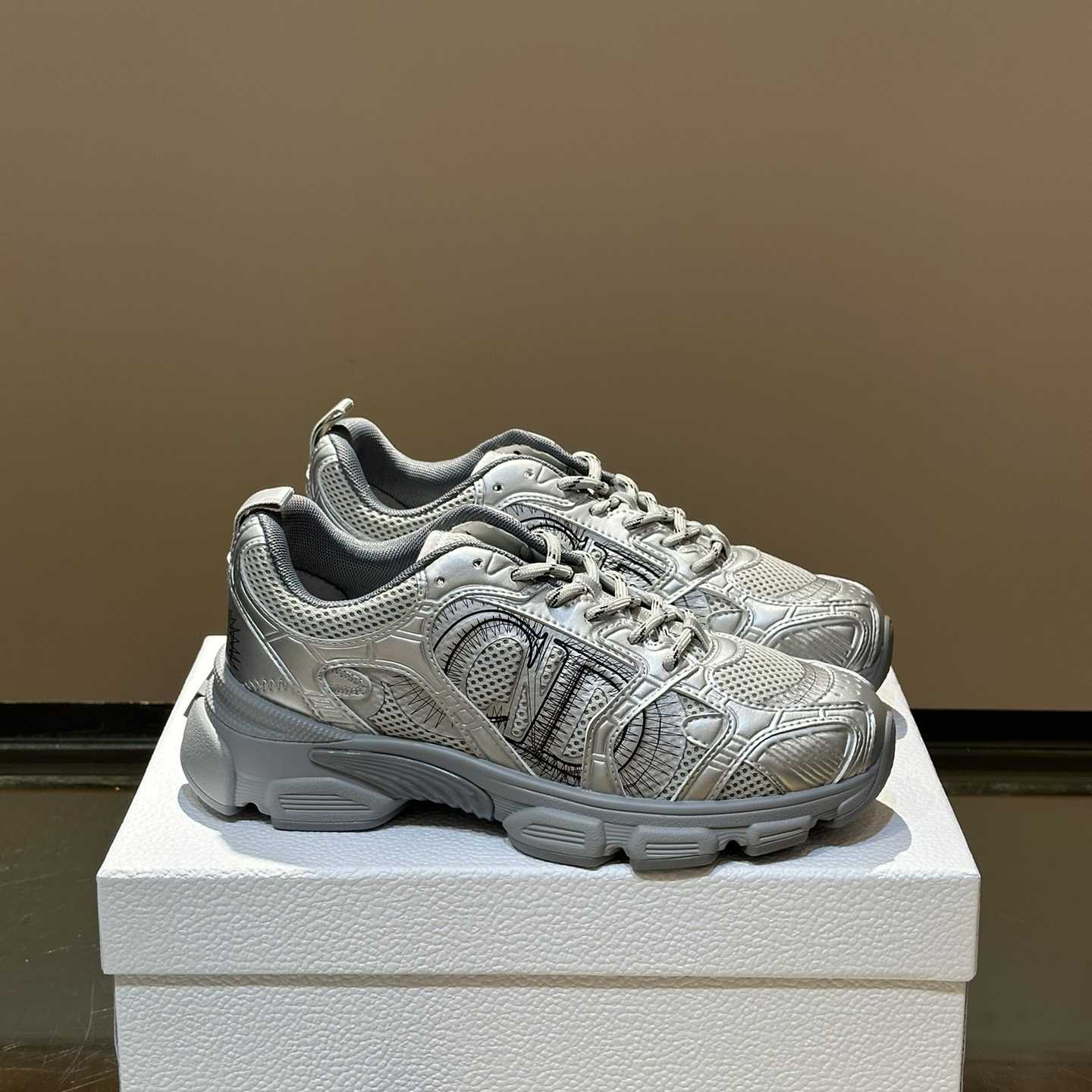 Dior Chrono Sneaker       - FashionPlug
