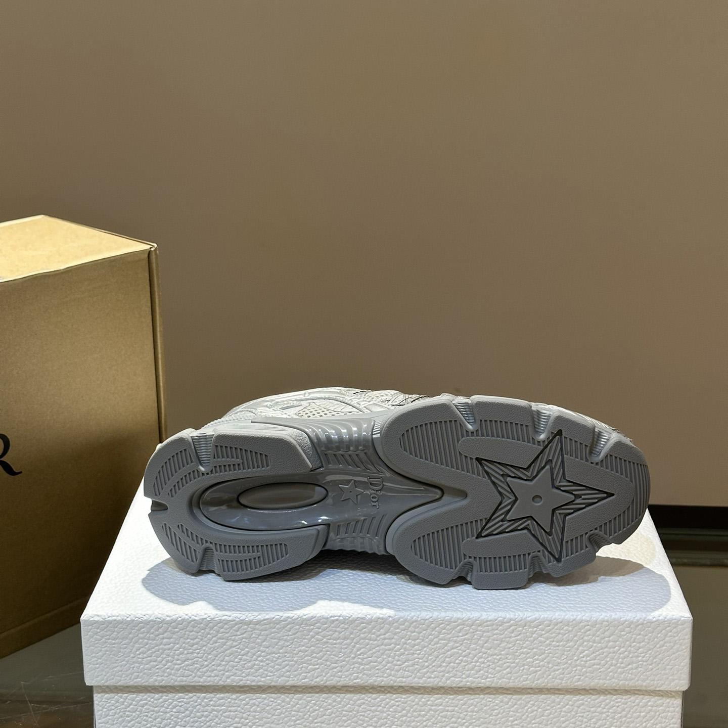 Dior Chrono Sneaker       - FashionPlug