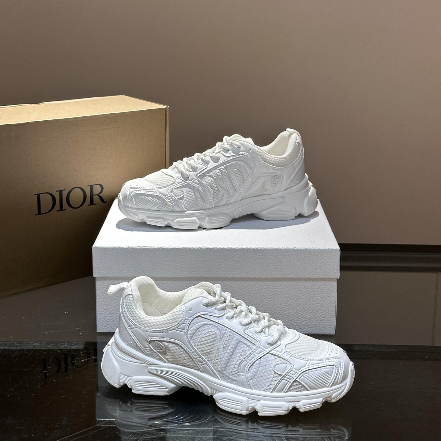 Dior Chrono Sneaker  - FashionPlug