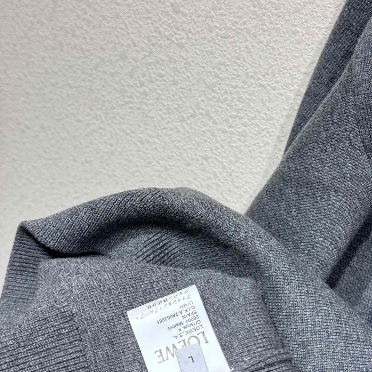 Loewe Cardigan - FashionPlug