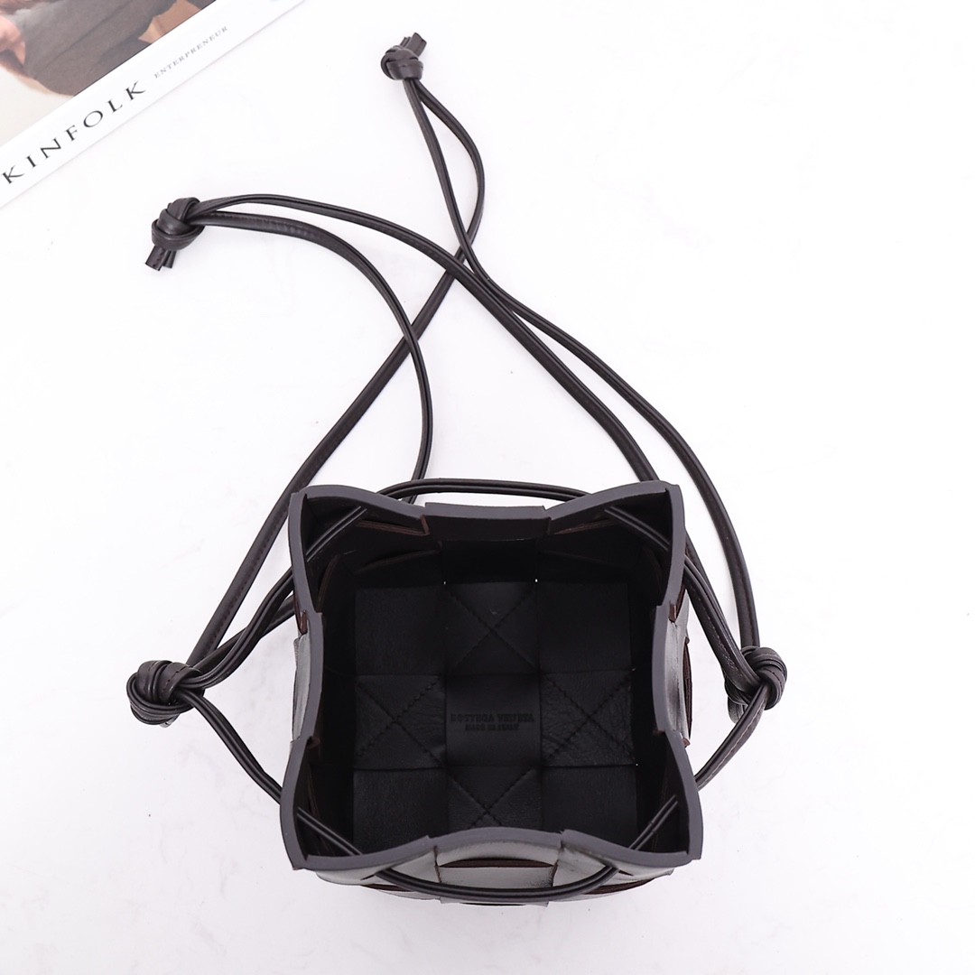Bottega Veneta Small Cassette Cross-Body Bucket - FashionPlug