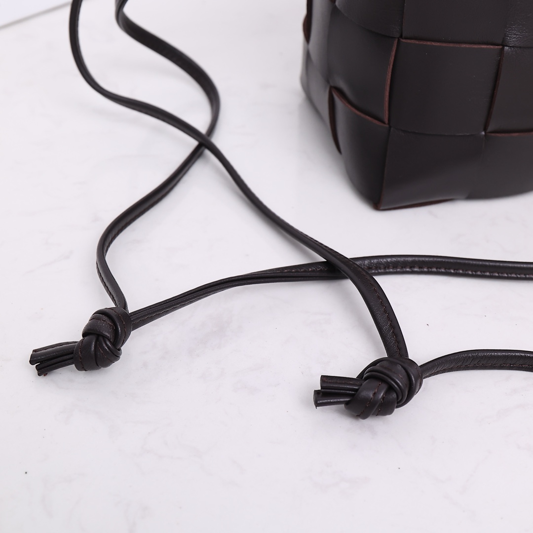 Bottega Veneta Small Cassette Cross-Body Bucket - FashionPlug