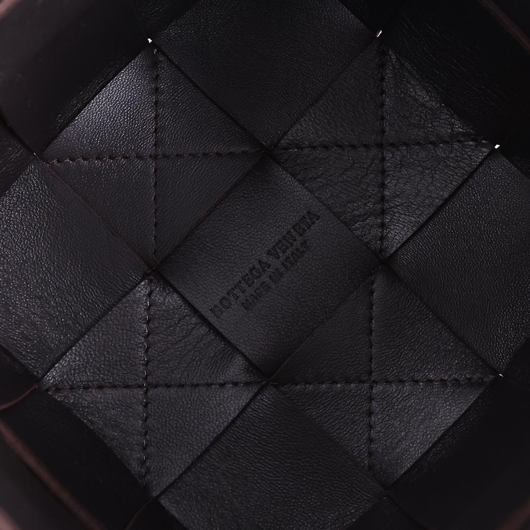 Bottega Veneta Small Cassette Cross-Body Bucket - FashionPlug