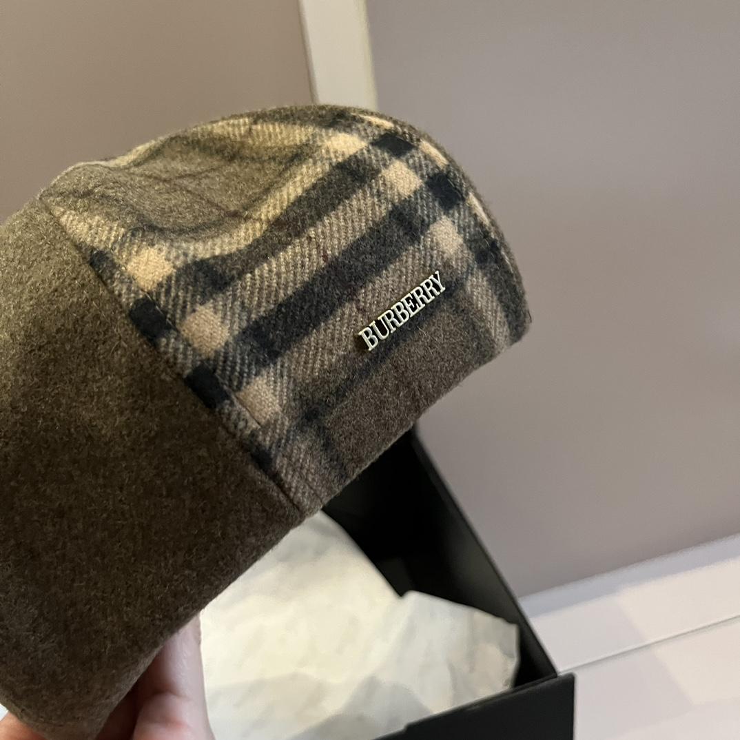 Burberry Beret Hat - FashionPlug