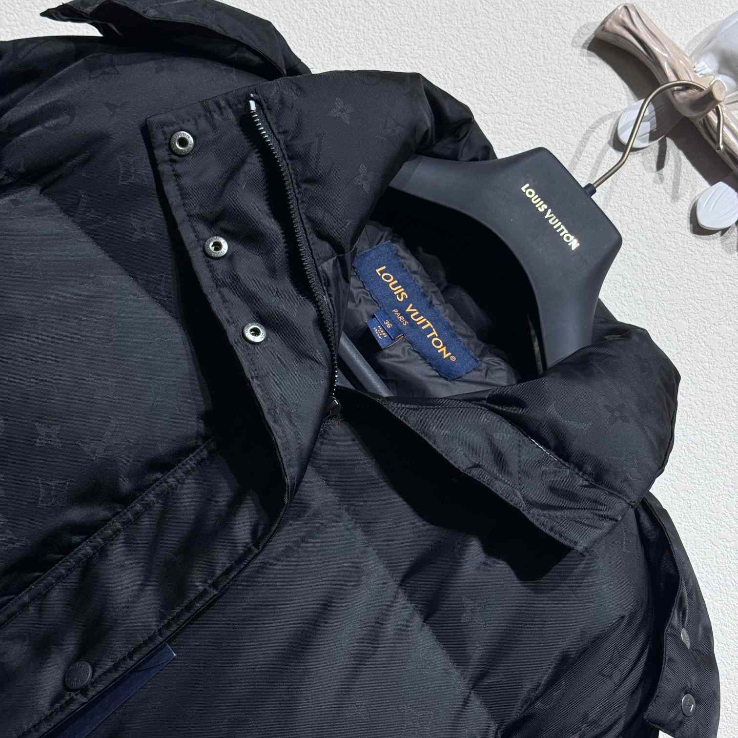 Louis Vuitton Monogram Puffer Jacket    1AGAEQ - FashionPlug