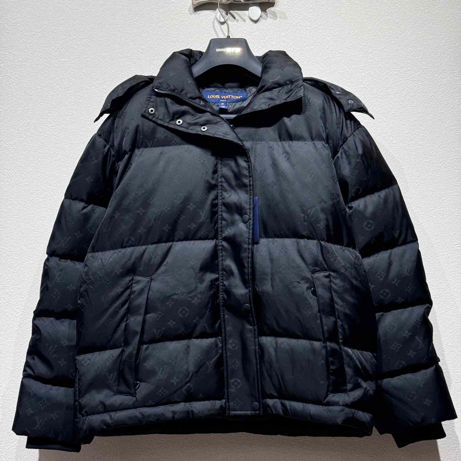 Louis Vuitton Monogram Puffer Jacket    1AGAEQ - FashionPlug