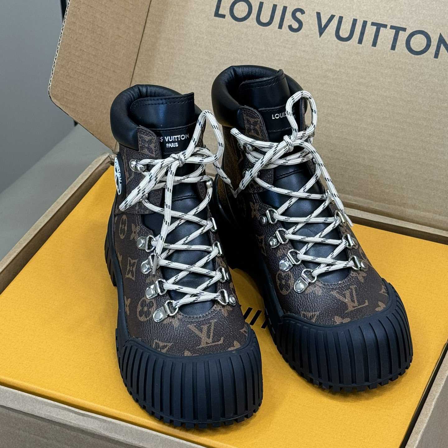 Louis Vuitton Ruby Flat Ranger   - FashionPlug