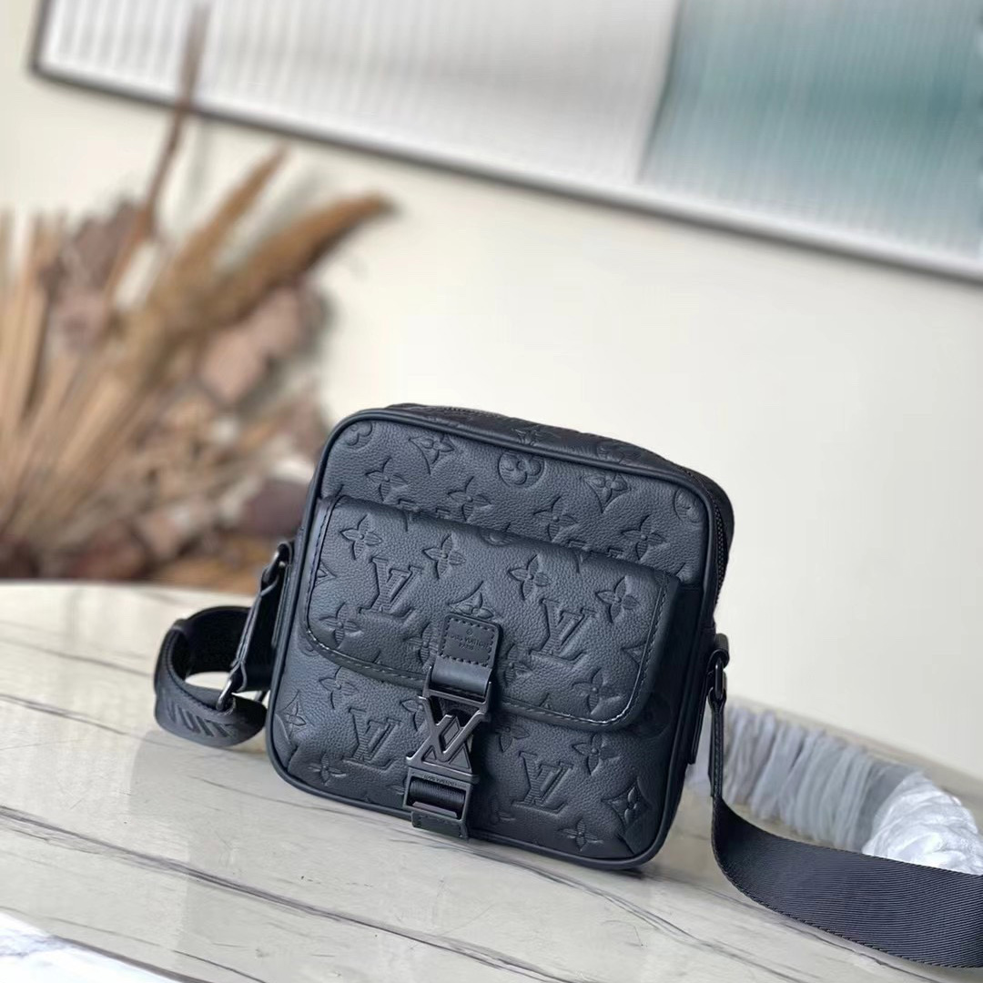 Louis Vuitton Getaway Messenger  M12516 - FashionPlug