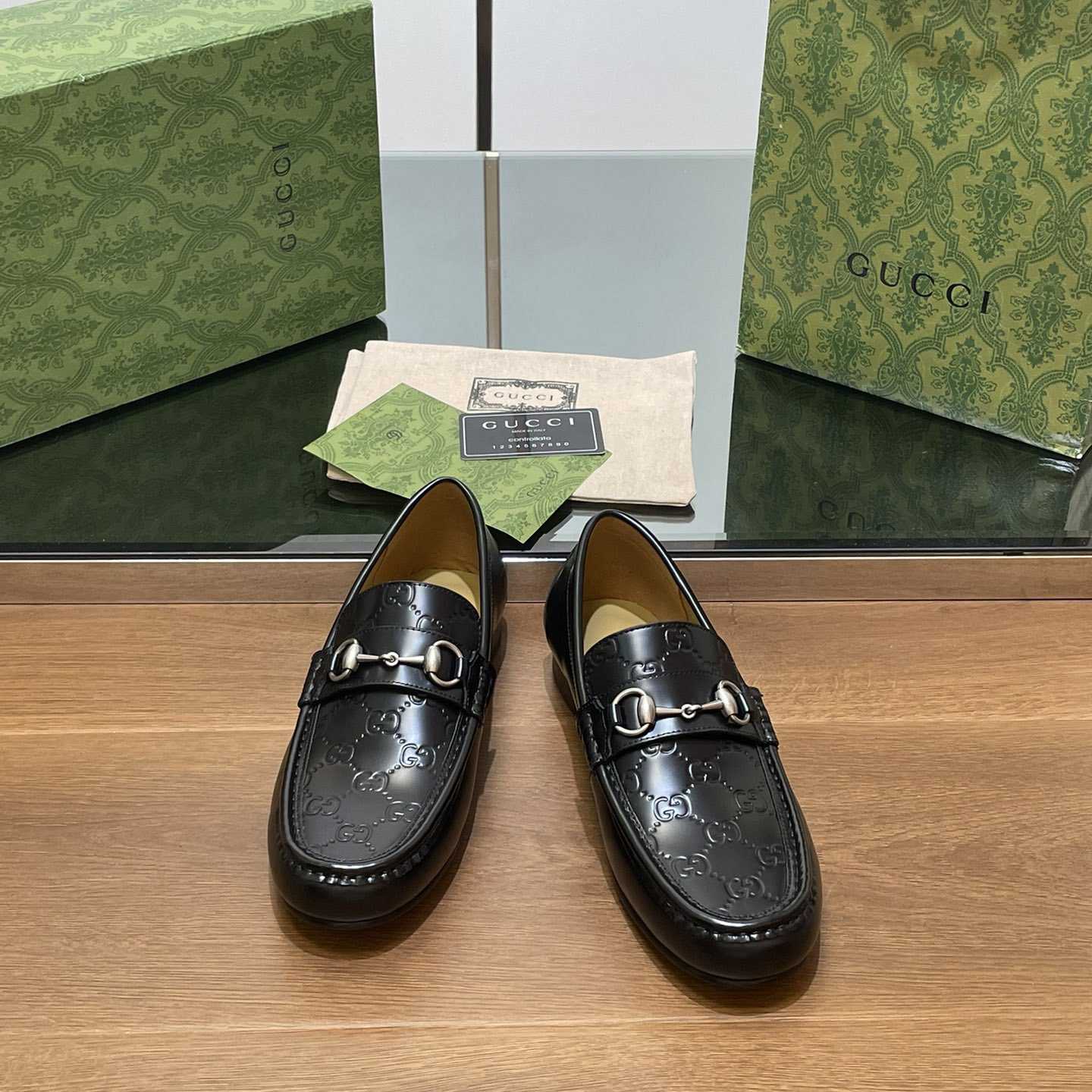 Gucci Men's Loafer With Horsebit - FashionPlug
