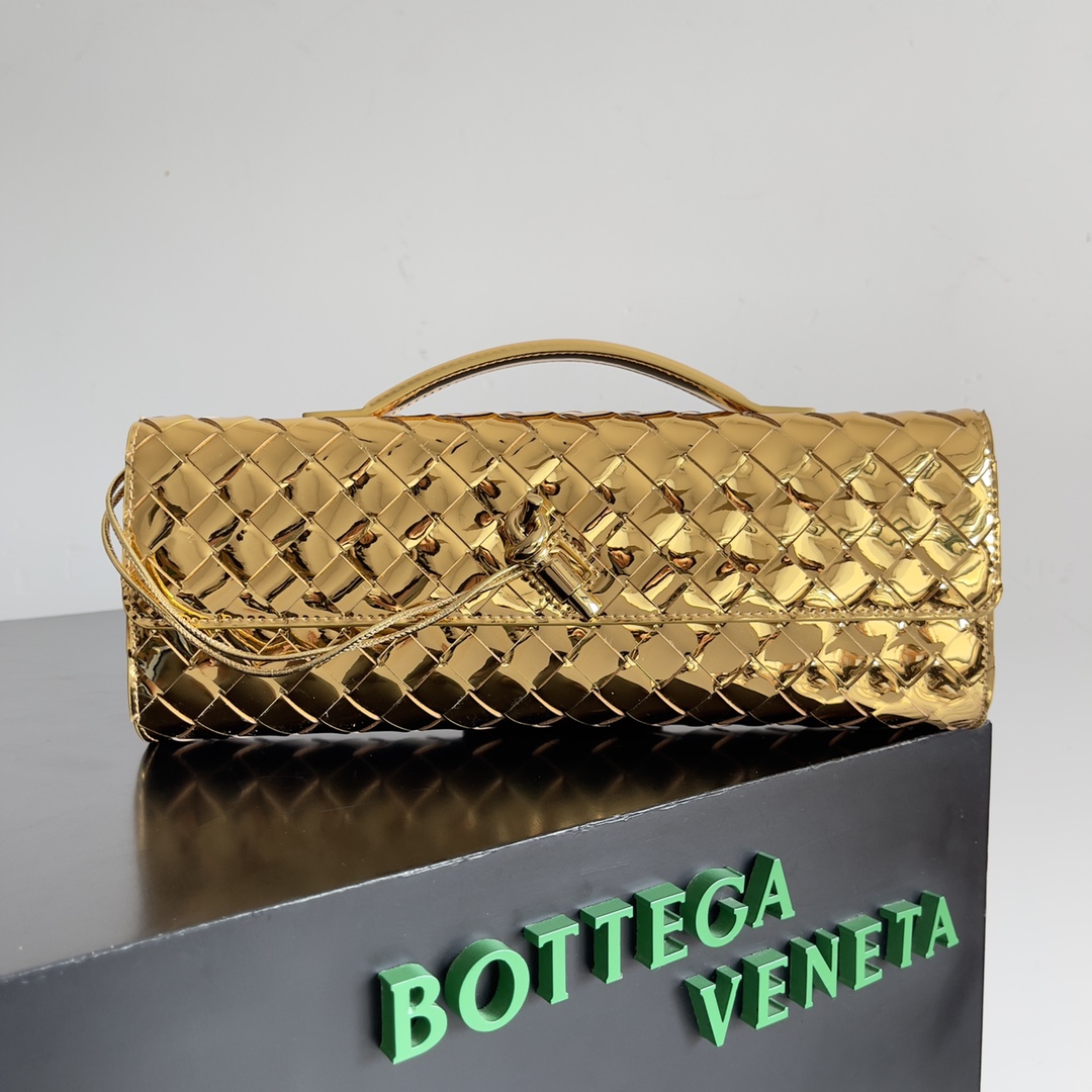 Bottega Veneta Andiamo Clutch 31*13*3cm - FashionPlug