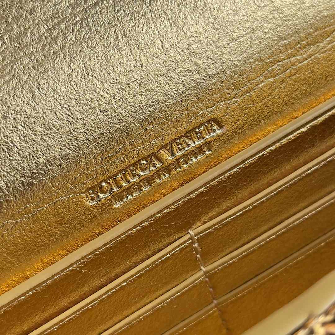 Bottega Veneta Andiamo Clutch 31*13*3cm - FashionPlug