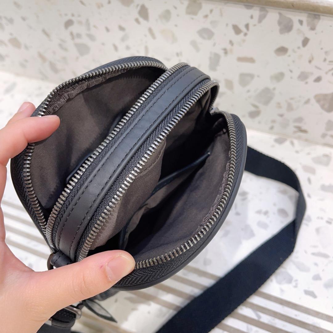Bottega Veneta Crossbody Bag  - FashionPlug