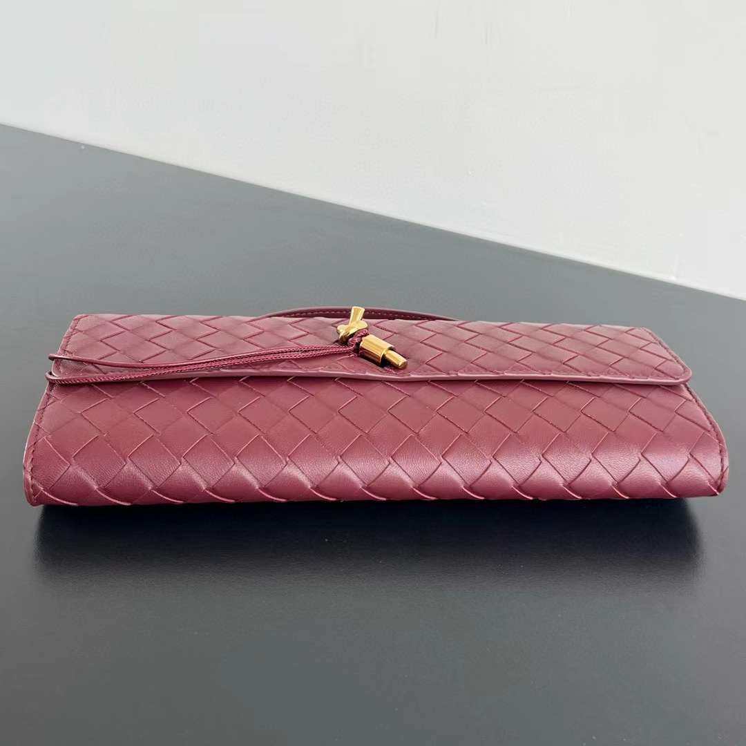 Bottega Veneta Andiamo Clutch - FashionPlug
