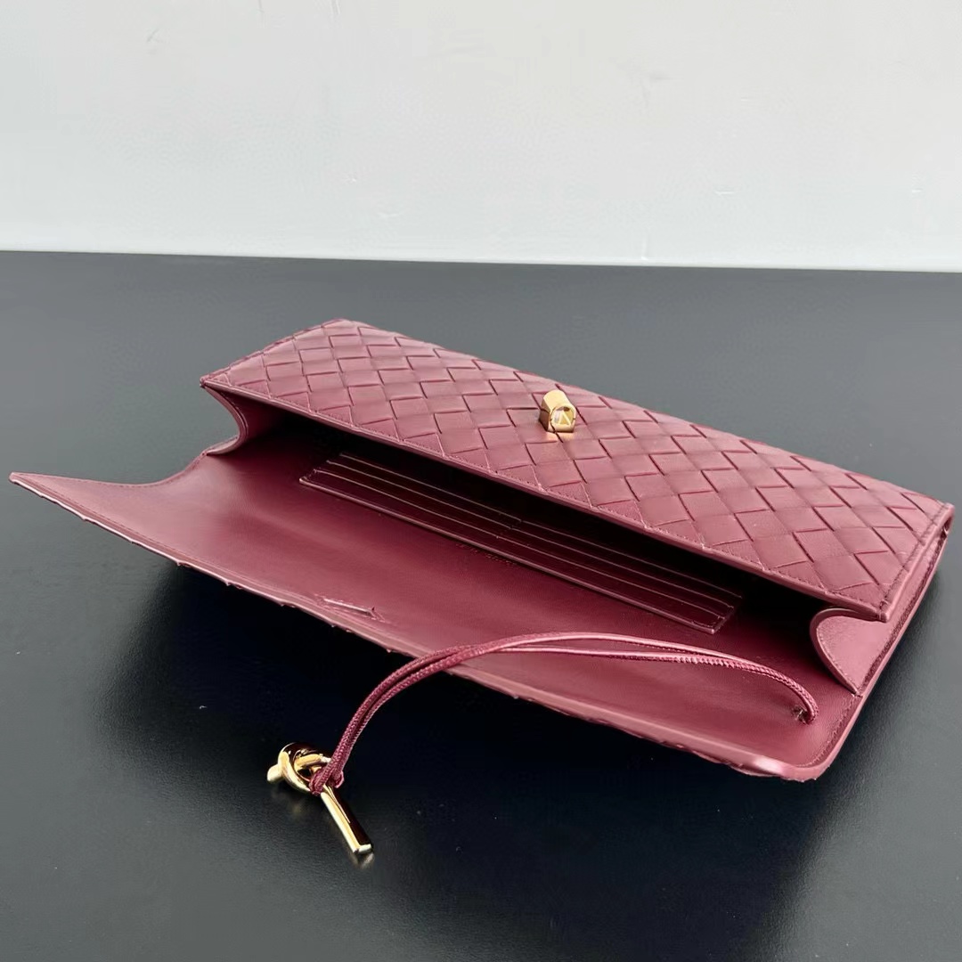 Bottega Veneta Andiamo Clutch - FashionPlug