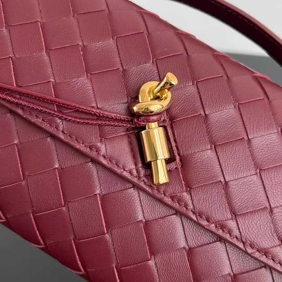 Bottega Veneta Andiamo Clutch - FashionPlug