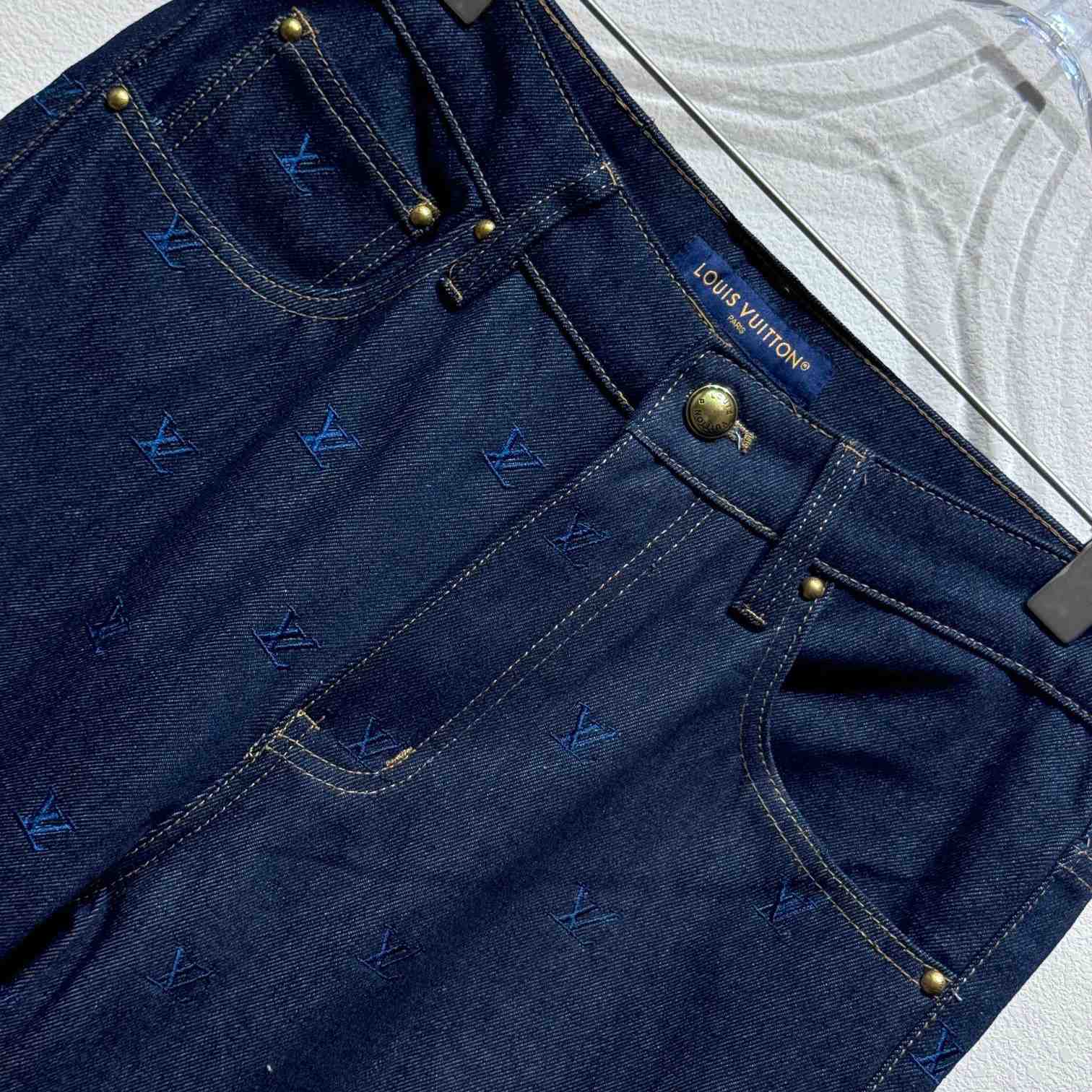 Louis Vuitton LV Blason Embroidered Denim Pants    1AFY23 - FashionPlug