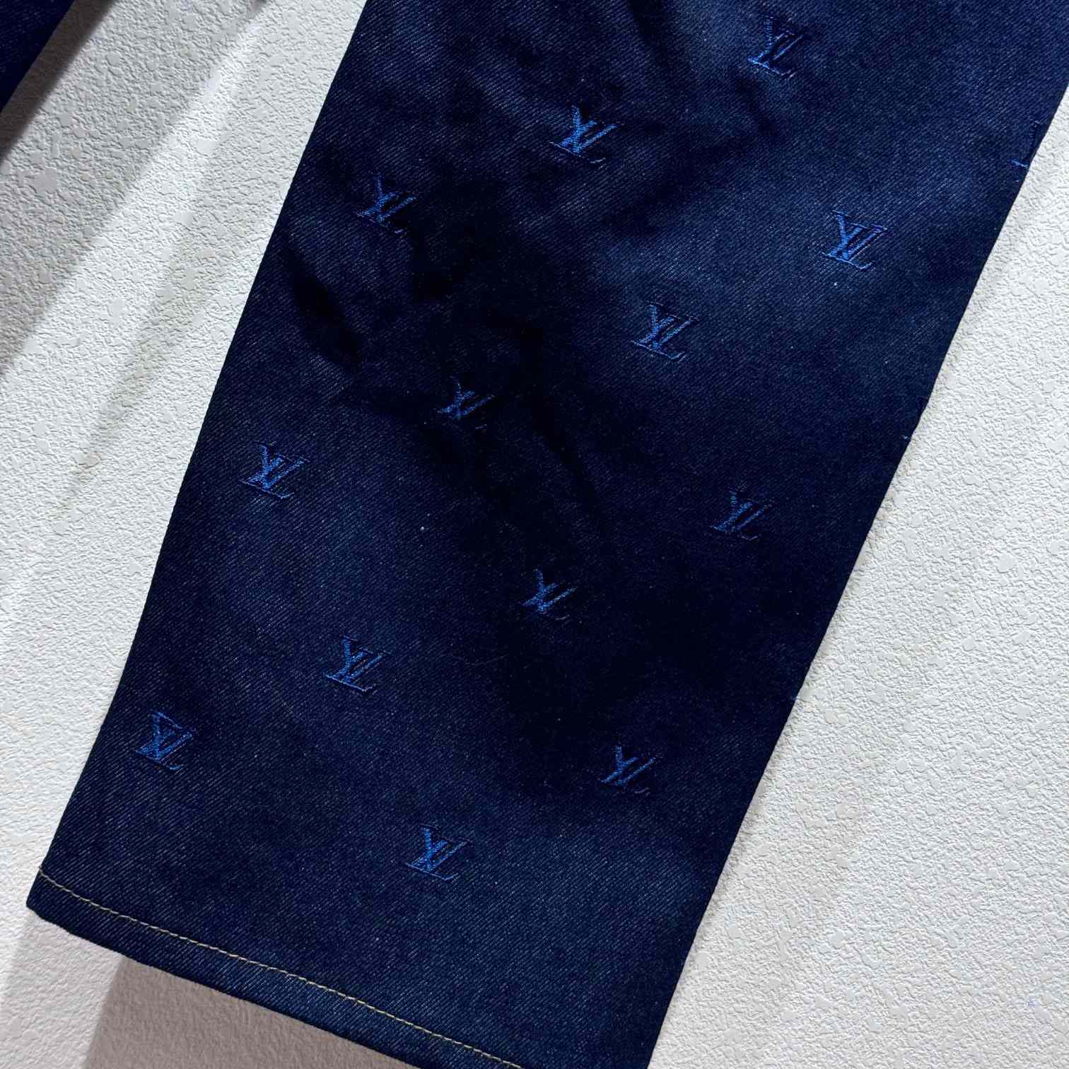 Louis Vuitton LV Blason Embroidered Denim Pants    1AFY23 - FashionPlug