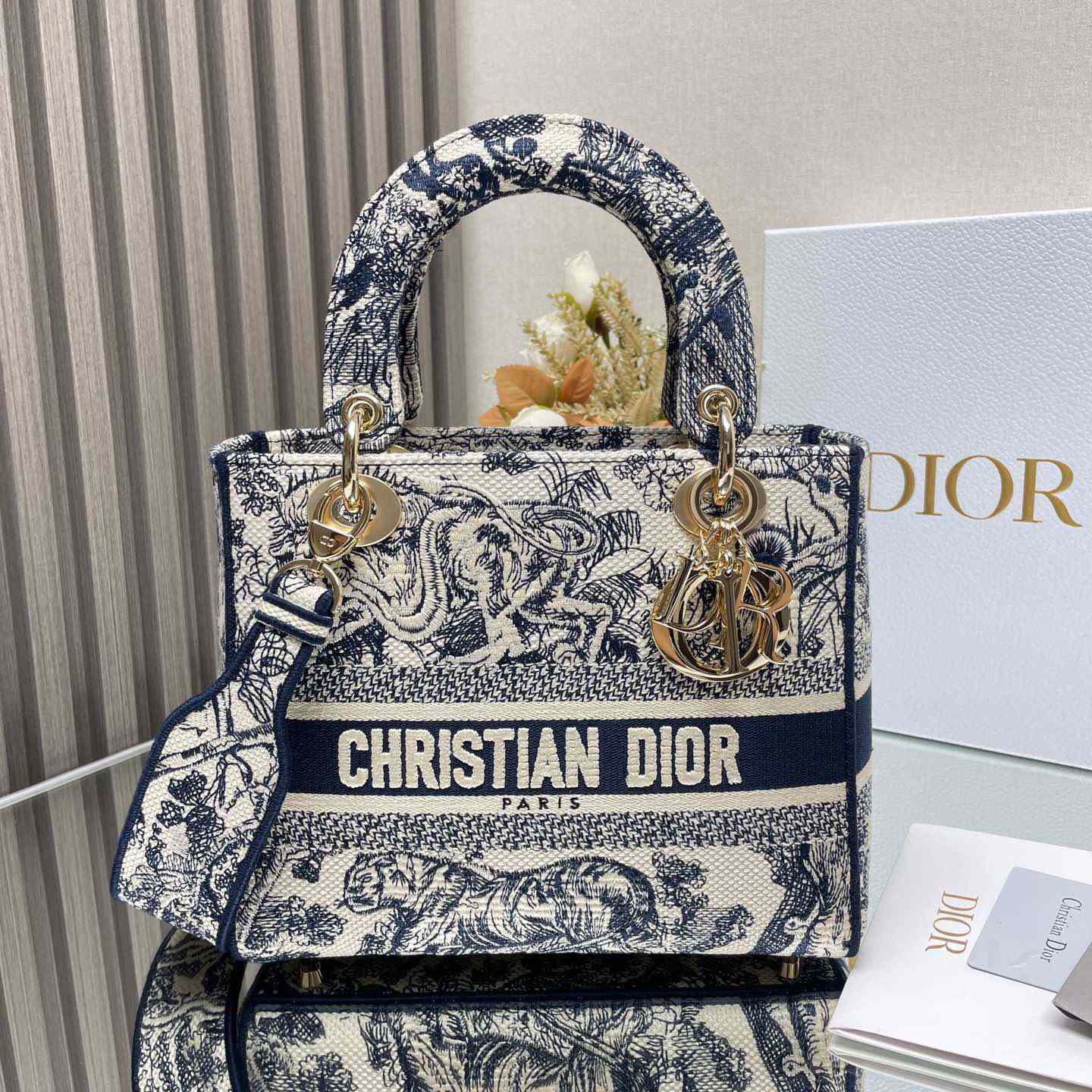 Dior Dioramour Medium Lady D-Lite Bag - FashionPlug