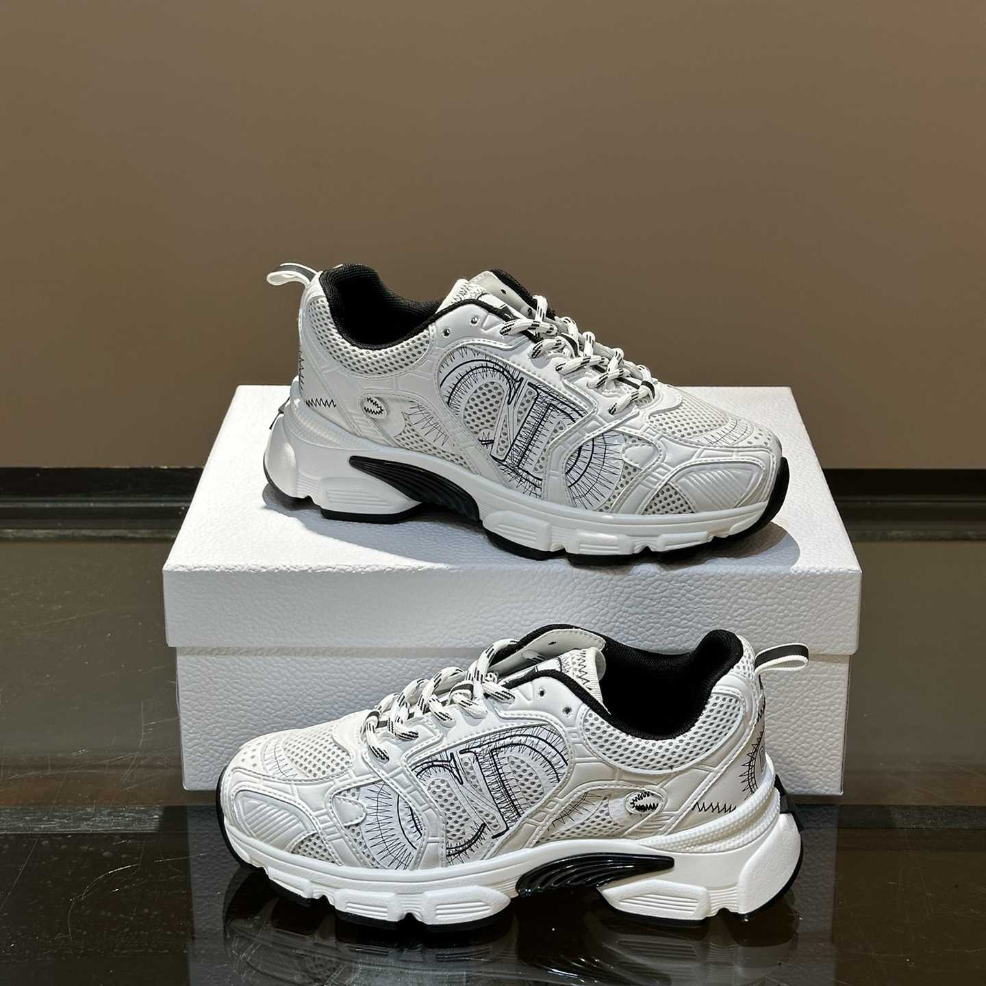 Dior Chrono Sneaker       - FashionPlug
