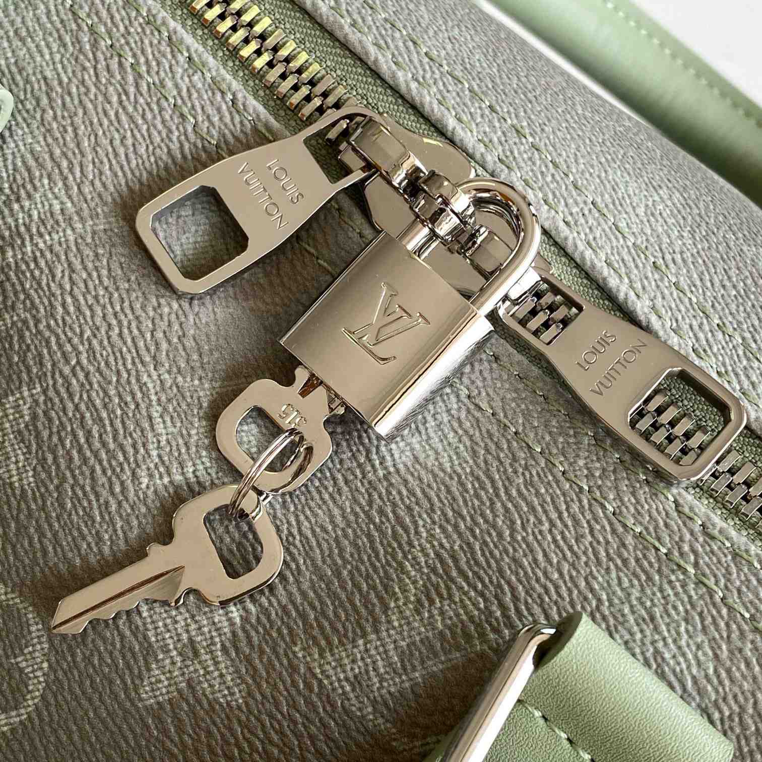 Louis Vuitton Keepall 45   M11718  - FashionPlug