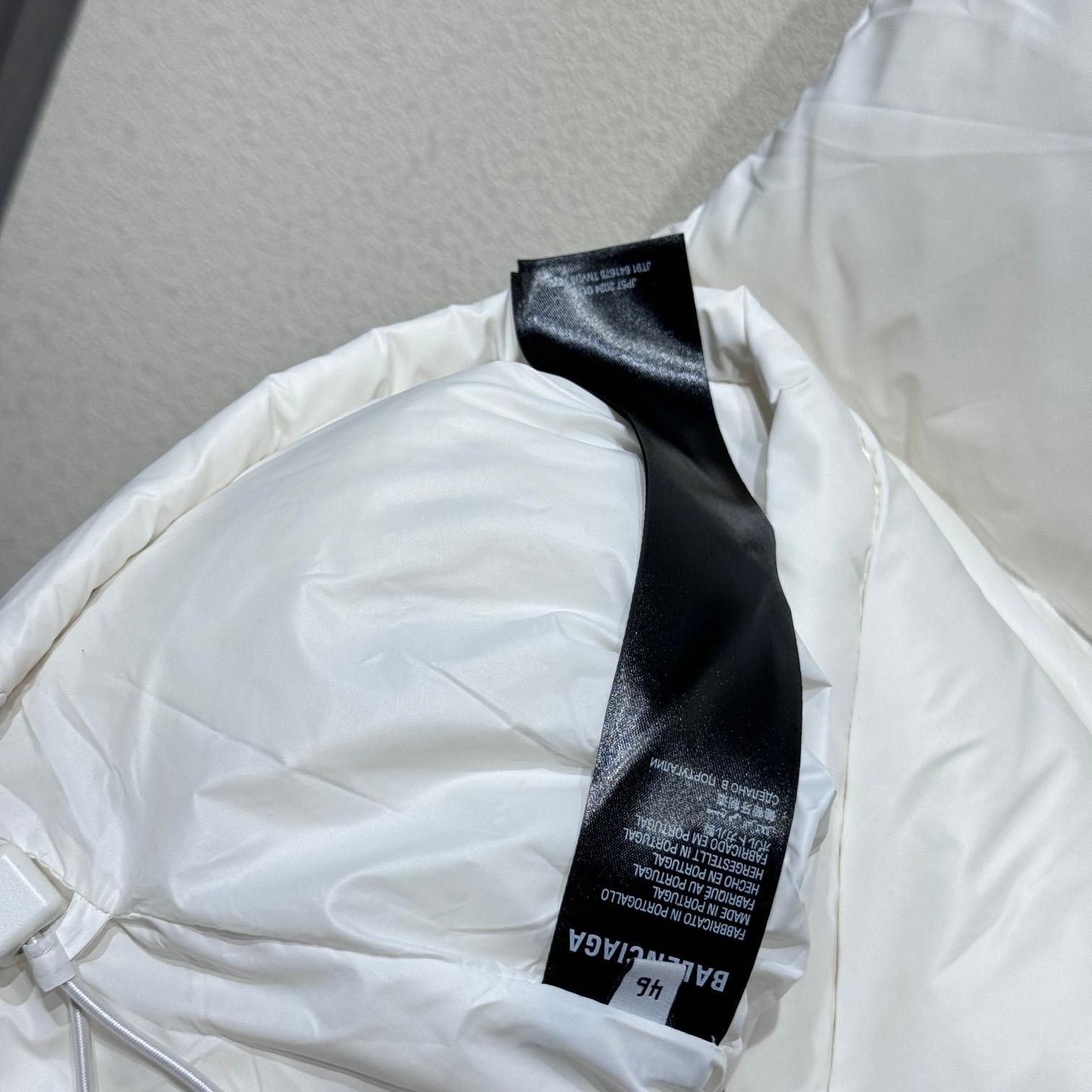 Balenciaga 3B Puffer Vest - FashionPlug