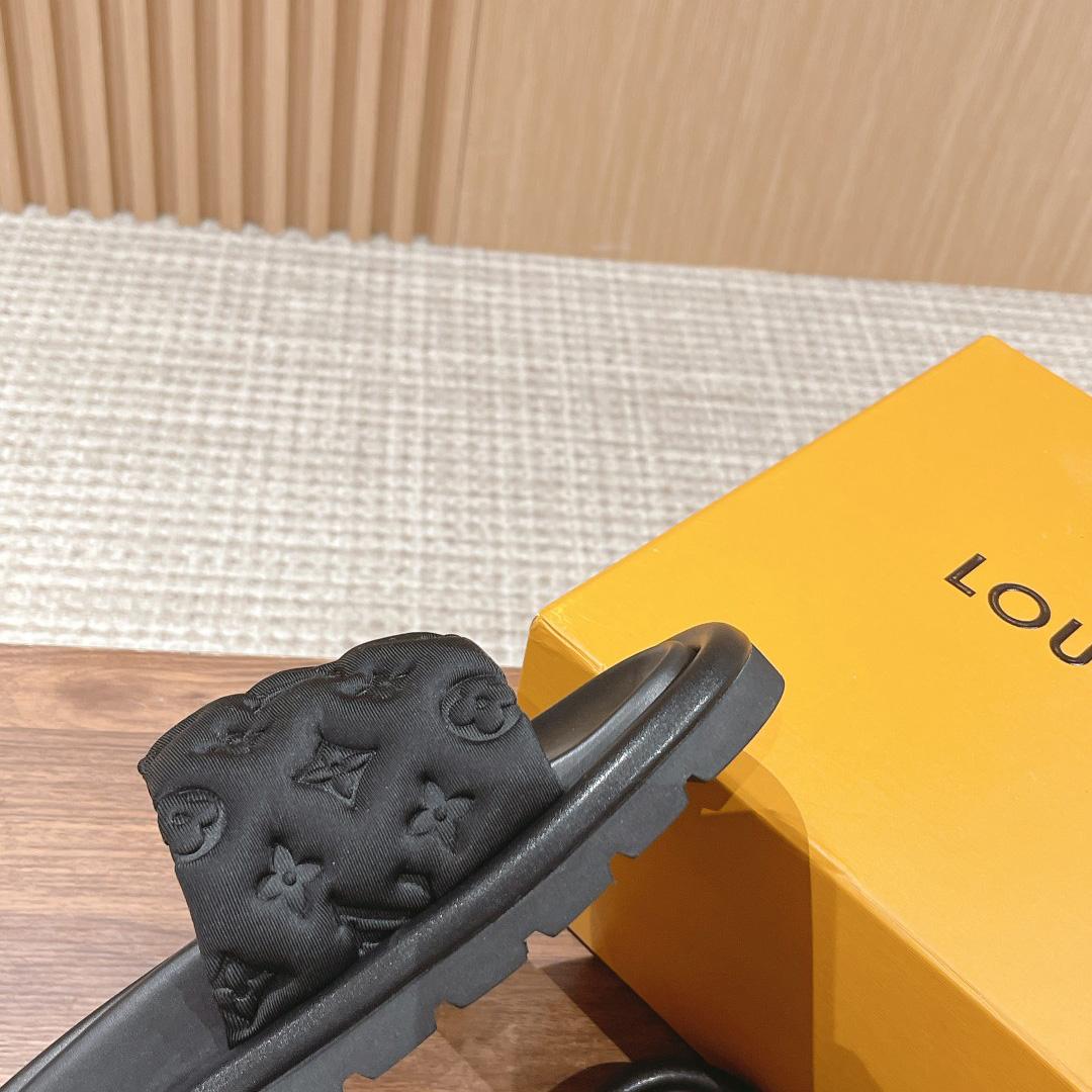 Louis Vuitton Pool Pillow Comfort Mules - FashionPlug