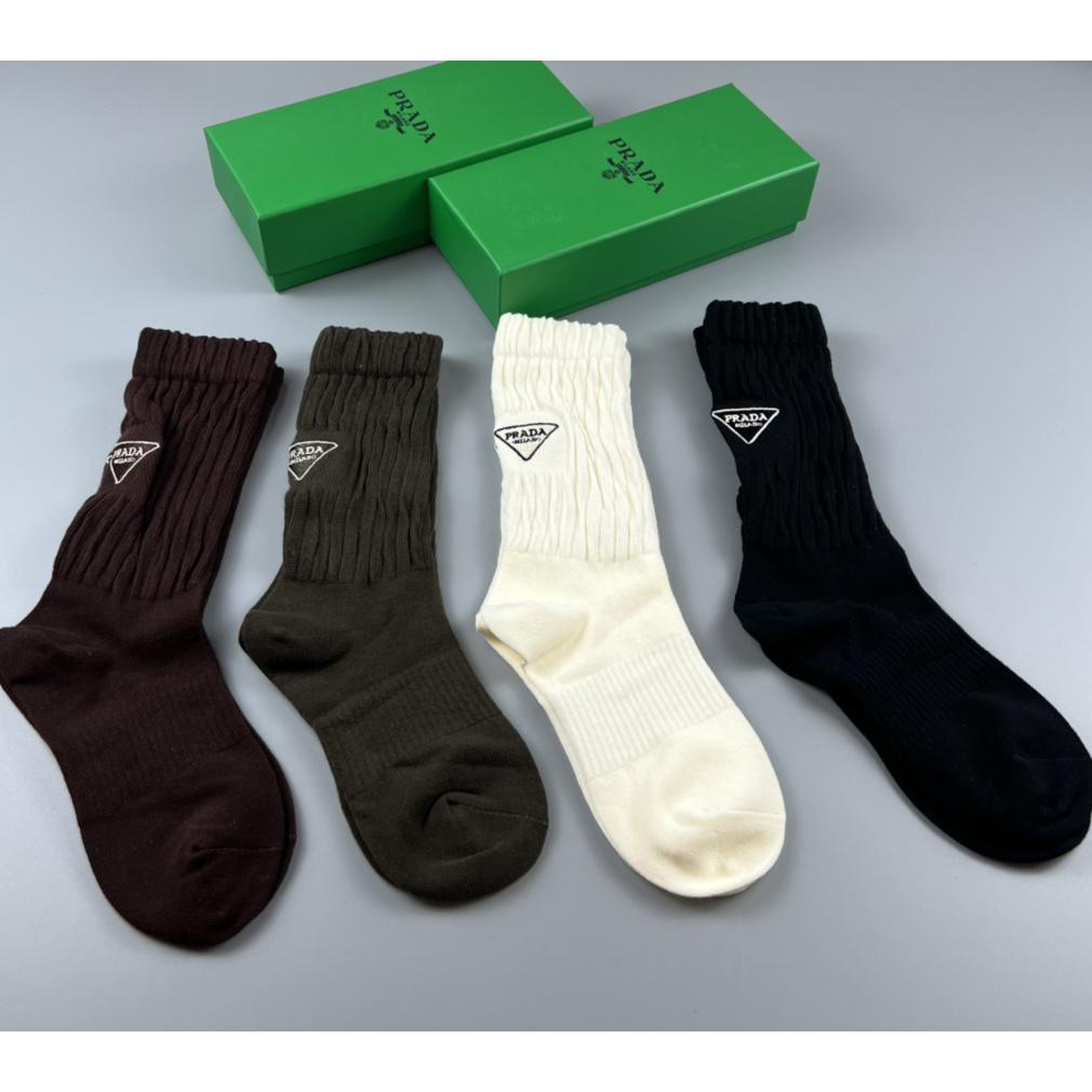Prada Socks/Box - FashionPlug