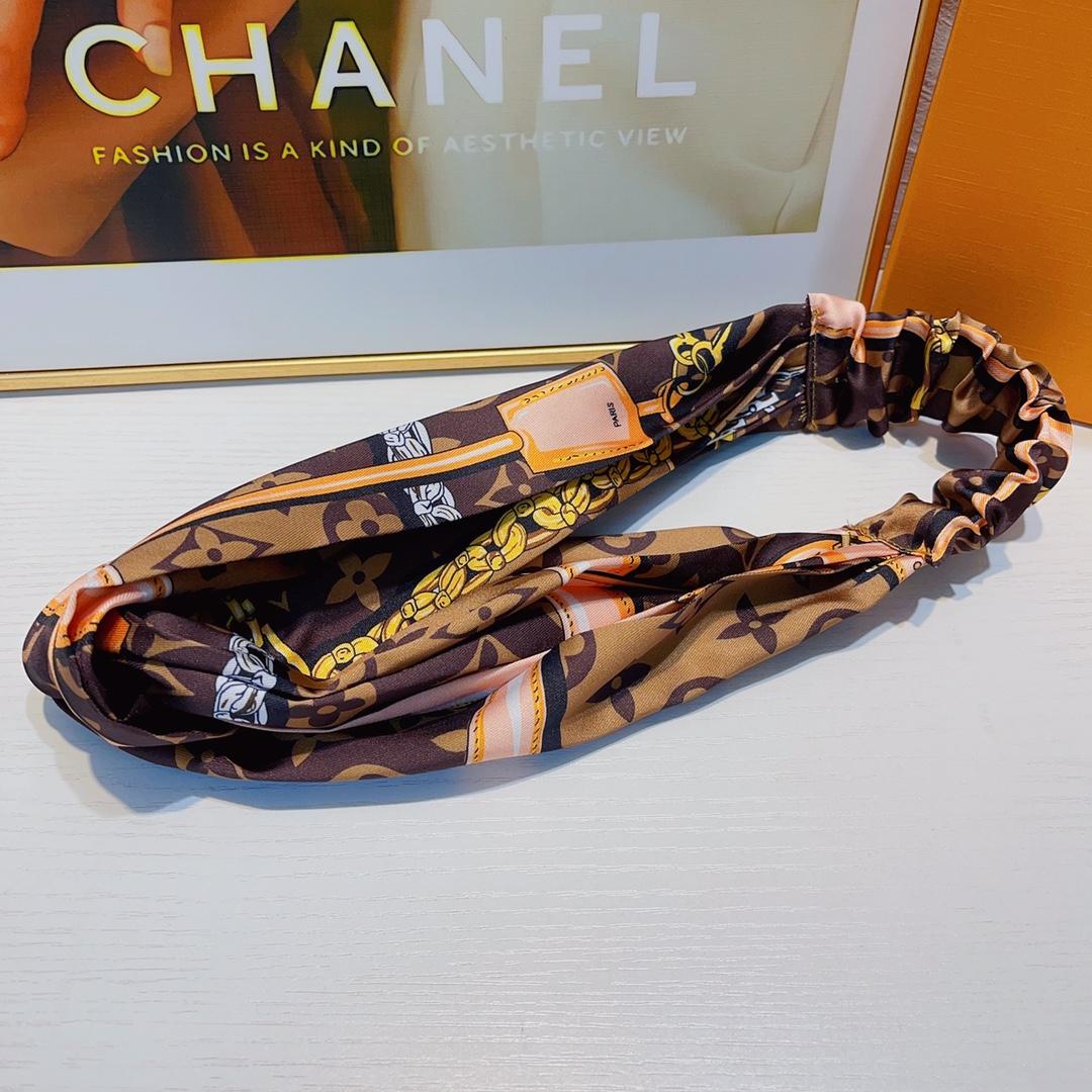 Louis Vuitton Headband  - FashionPlug