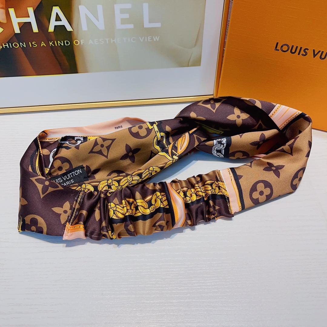 Louis Vuitton Headband  - FashionPlug