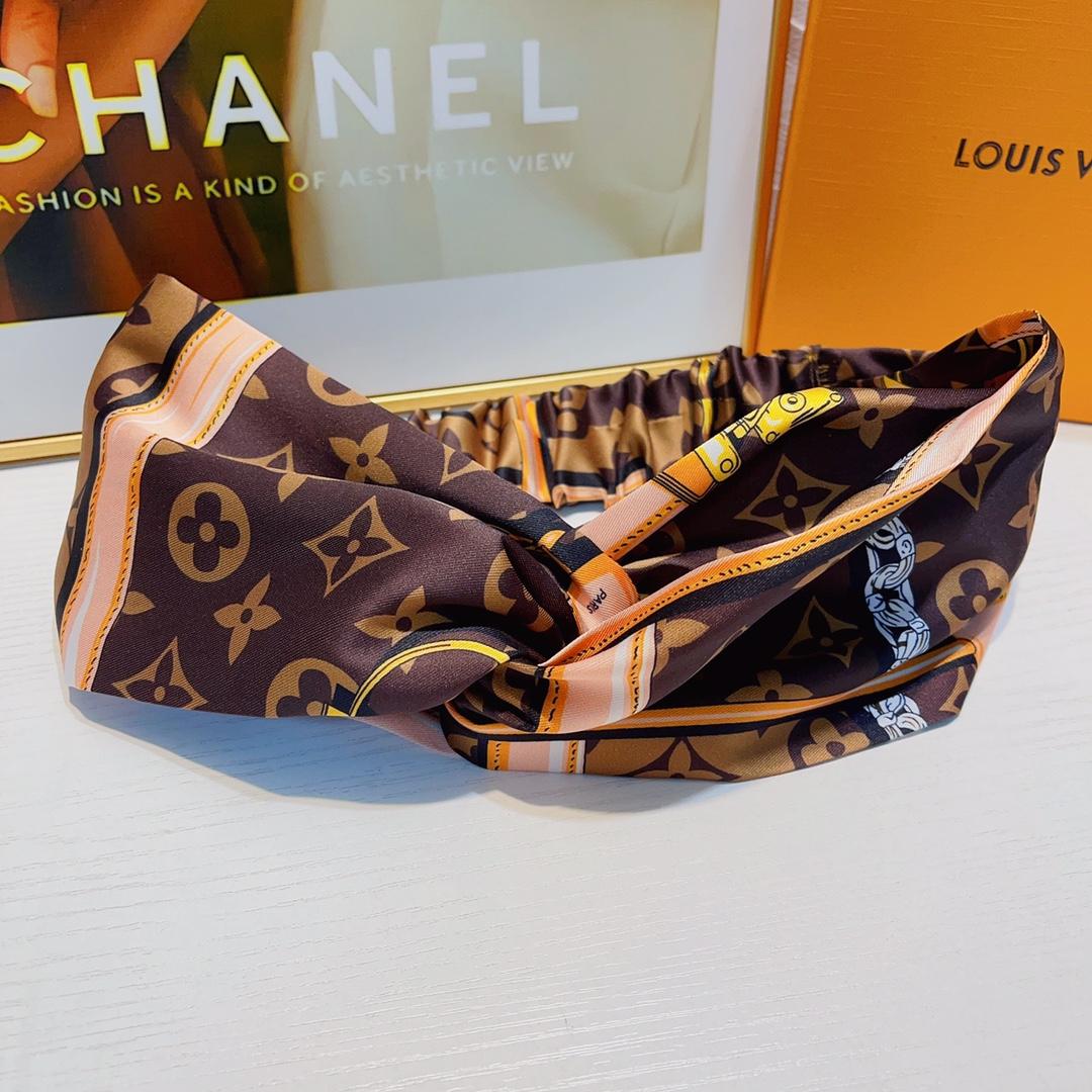 Louis Vuitton Headband  - FashionPlug