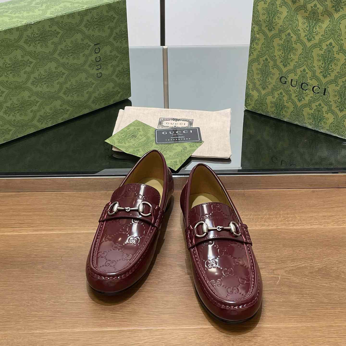 Gucci Men's Loafer With Horsebit - FashionPlug