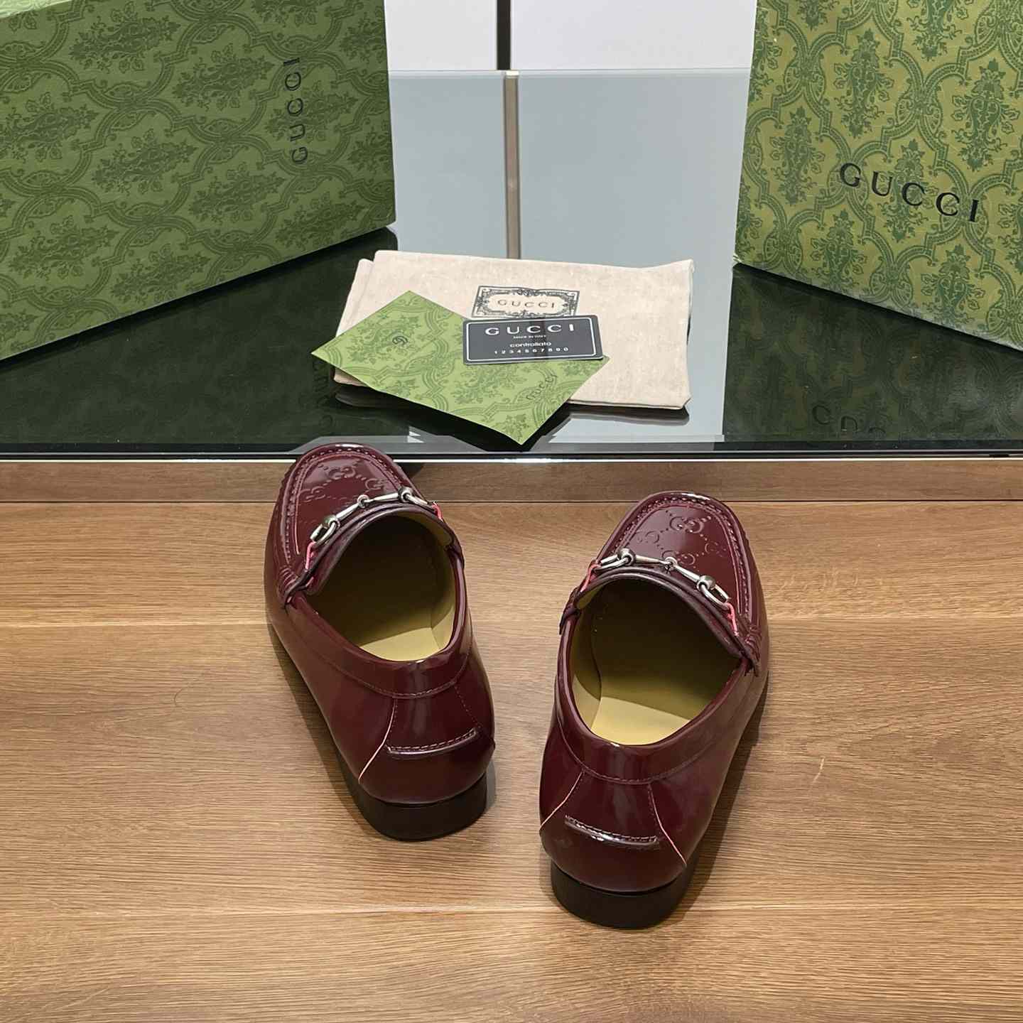 Gucci Men's Loafer With Horsebit - FashionPlug
