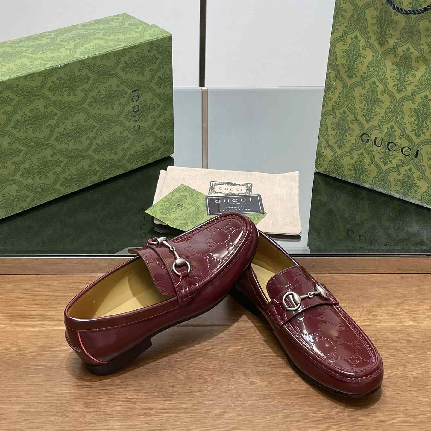 Gucci Men's Loafer With Horsebit - FashionPlug