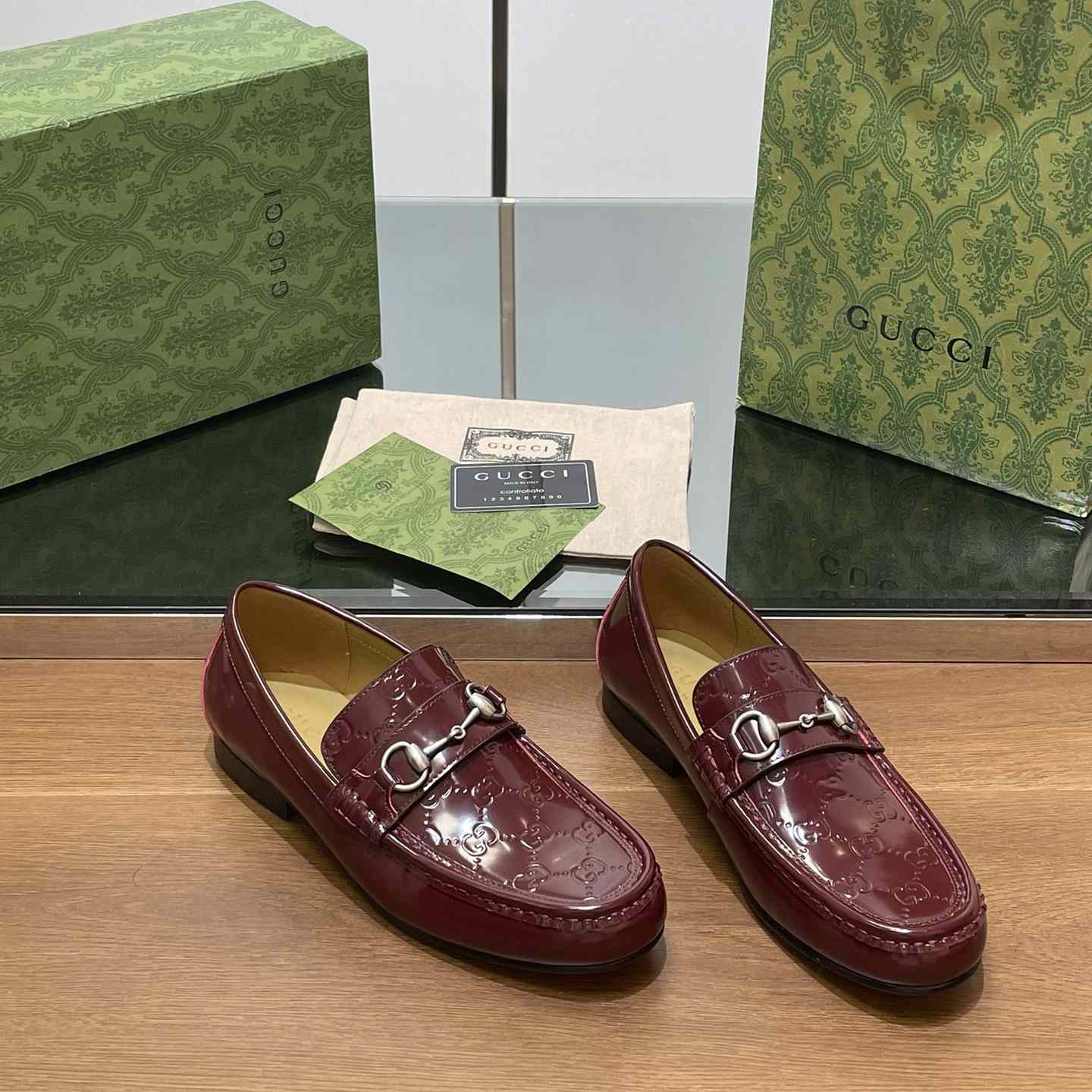 Gucci Men's Loafer With Horsebit - FashionPlug